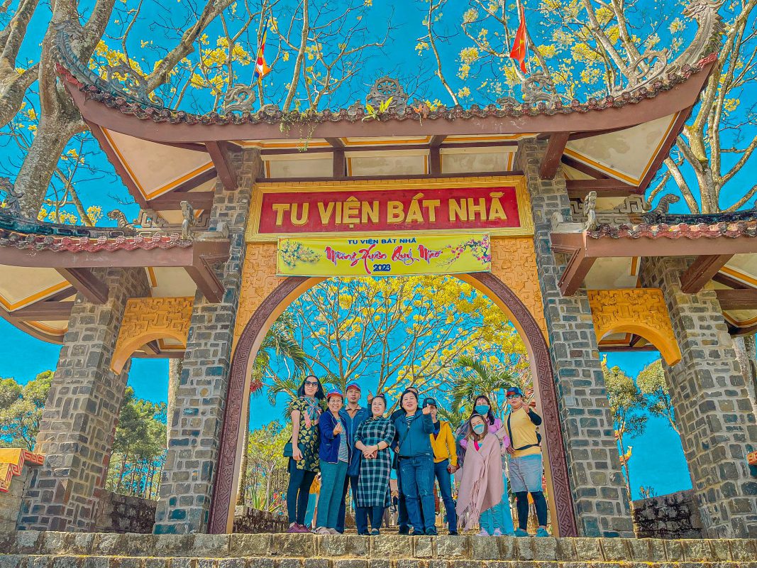 Nhu Y Travel